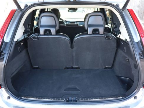 Used 2020 Volvo XC90 T6 Momentum image 14
