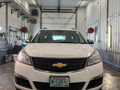 Used 2017 Chevrolet Traverse LS image 1