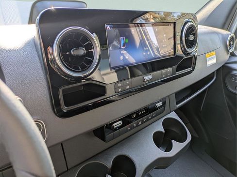 New 2025 Mercedes-Benz Sprinter 2500 image 5