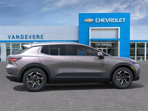 New 2026 Chevrolet Equinox EV LT image 5