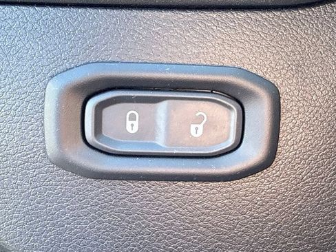 Used 2024 Jeep Wrangler Unlimited AWD/4WD image 17