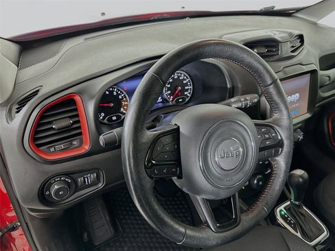 Used 2022 Jeep Renegade Latitude w/ Convenience Group image 9