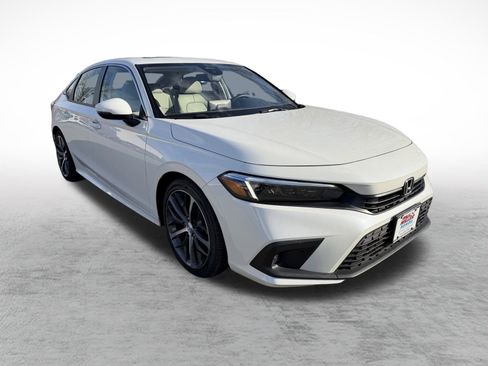 Used 2024 Honda Civic Touring image 3