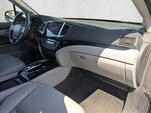 Used 2017 Honda Pilot Touring image 21