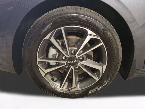 Used 2023 Kia Forte LXS w/ LXS Technology Package FWD image 11