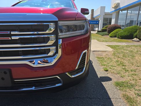 Used 2023 GMC Acadia SLE w/ Driver Convenience Package image 10