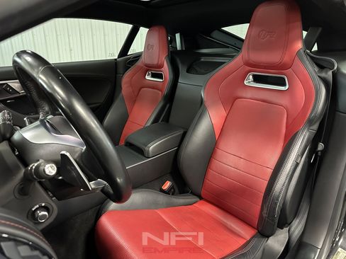 Used 2018 Jaguar F-TYPE R image 32