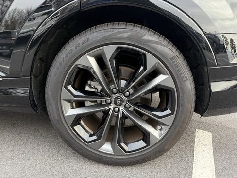 Used 2025 Audi Q7 3.0T Prestige w/ Prestige Package image 11