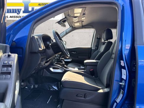 Used 2024 Nissan Frontier SV image 10