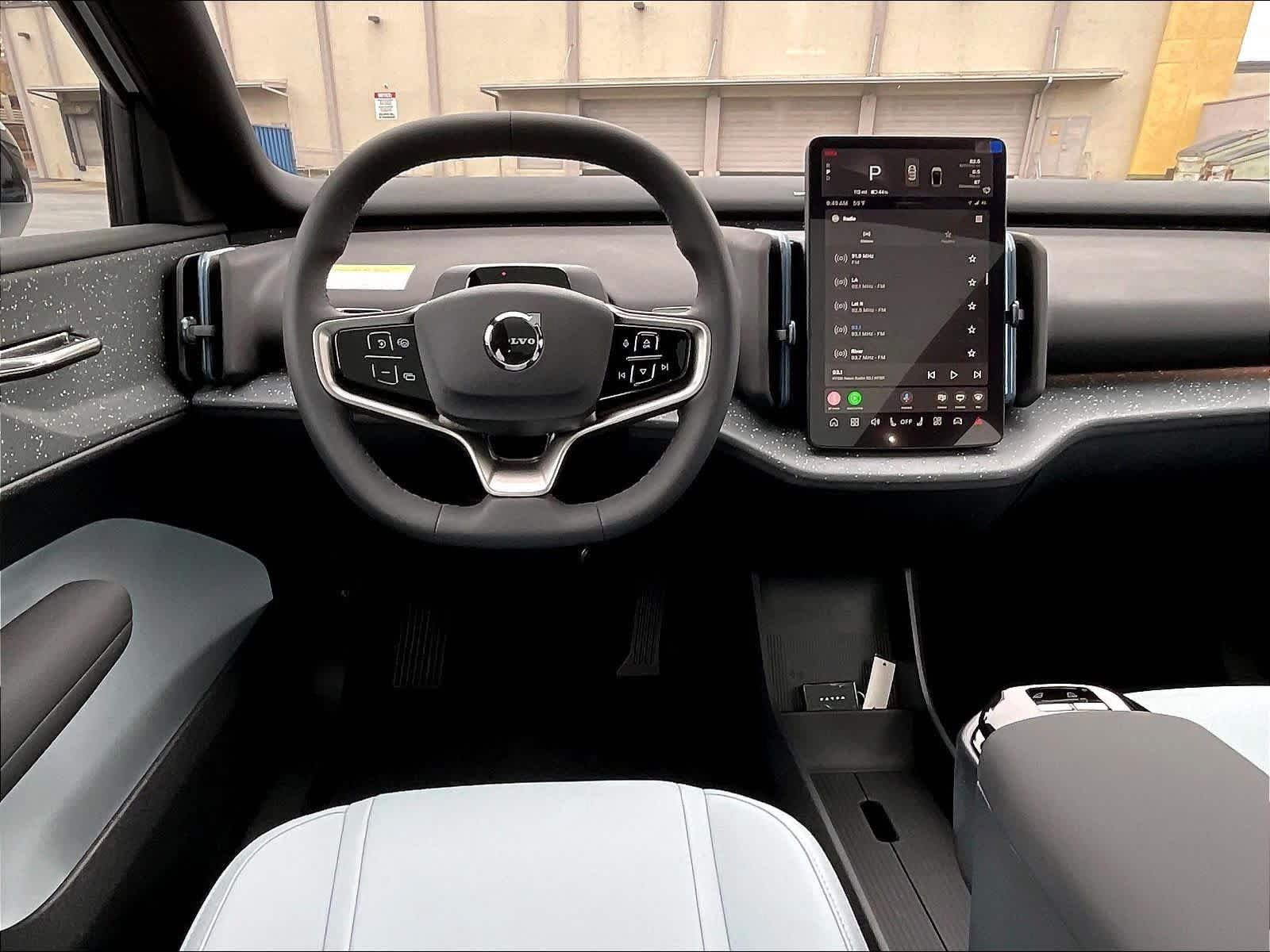 New 2025 Volvo EX30 Ultra w/ Protection Package Premier AWD/4WD image 15