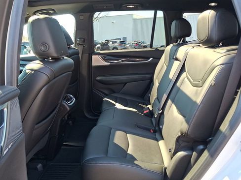 Used 2021 Cadillac XT6 Premium Luxury AWD/4WD image 13