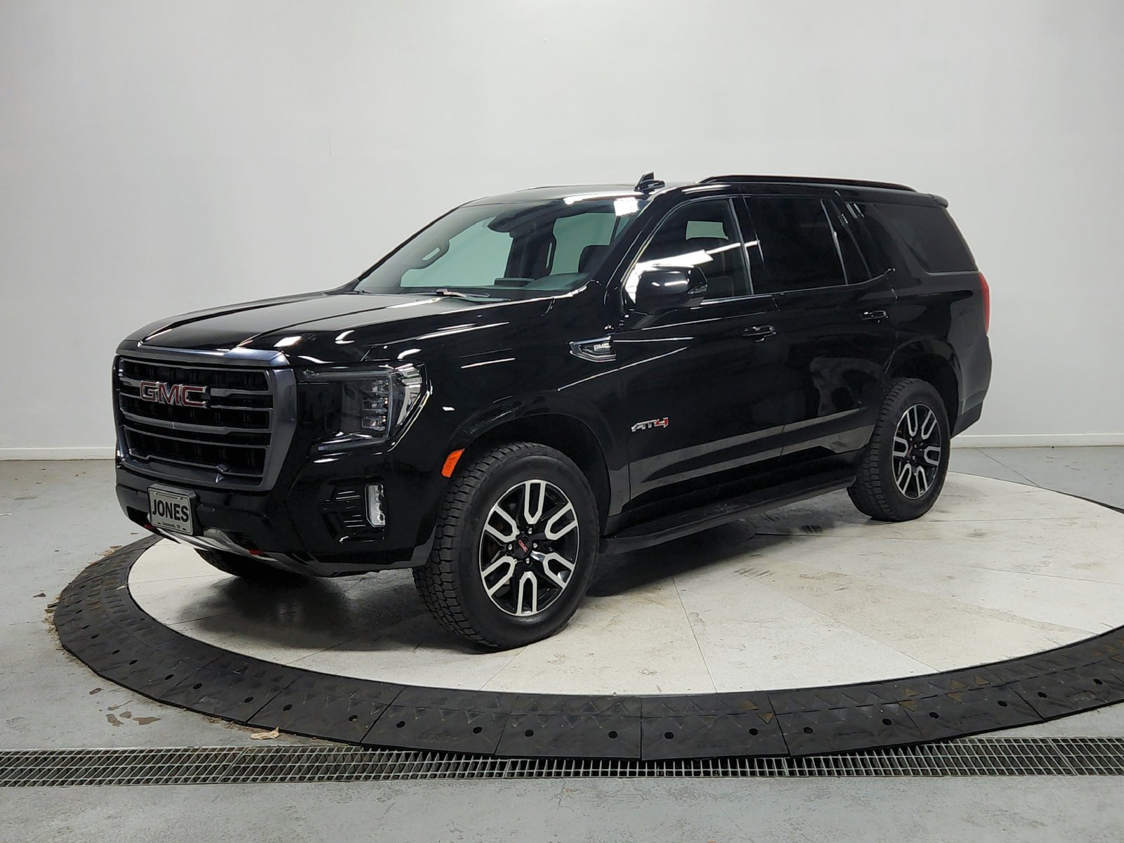 Used 2023 GMC Yukon AT4 AWD/4WD image 4