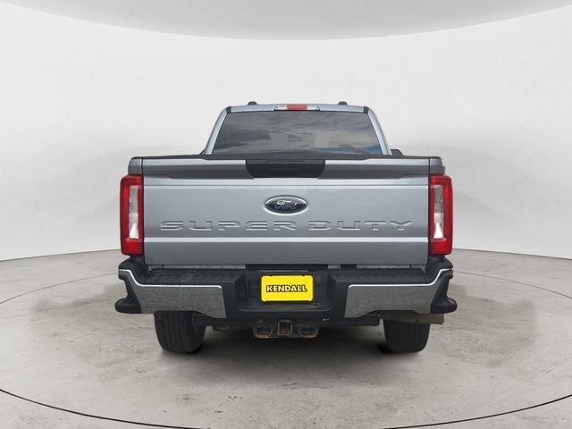 Used 2023 Ford F350 XLT AWD/4WD image 6