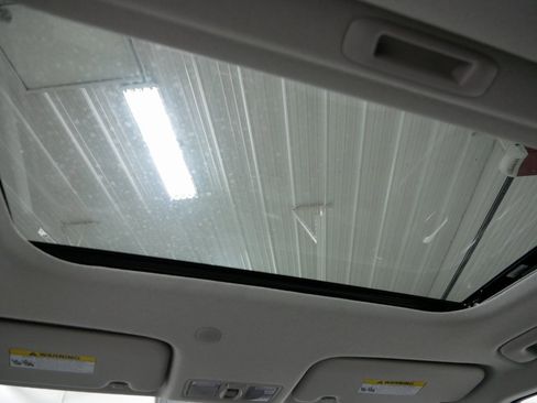 Used 2025 Hyundai Venue SEL image 21