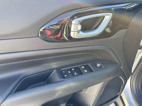 New 2026 Jeep Compass Latitude image 36