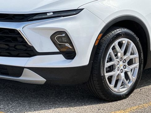 Used 2023 Chevrolet Blazer LT AWD/4WD image 7