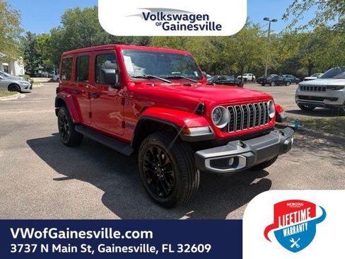 Used 2025 Jeep Wrangler Unlimited Sahara AWD/4WD image 1