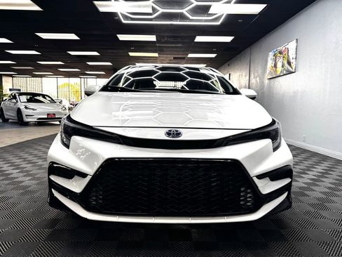 Used 2024 Toyota Corolla SE FWD image 3