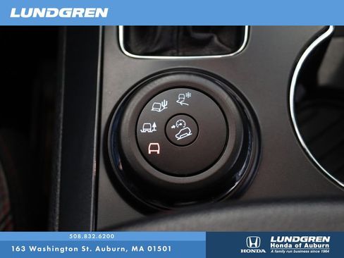 Used 2018 Ford Explorer XLT w/ Equipment Group 202A image 24