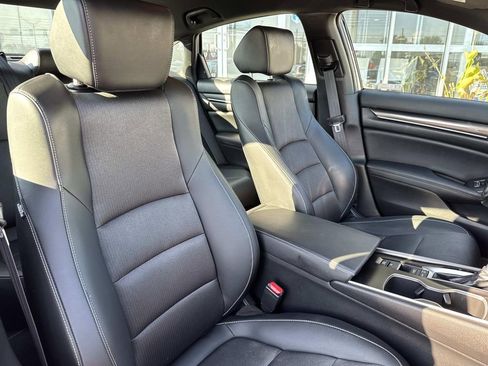Used 2022 Honda Accord Sport image 11