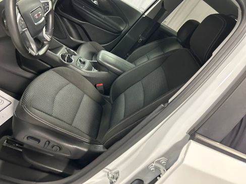 Used 2022 GMC Terrain SLE w/ Driver Convenience Package image 12