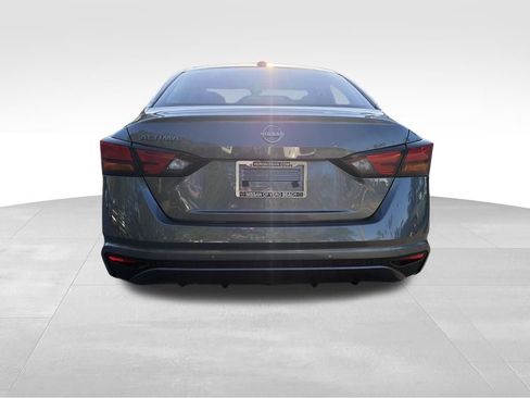 Used 2025 Nissan Altima 2.5 S image 6