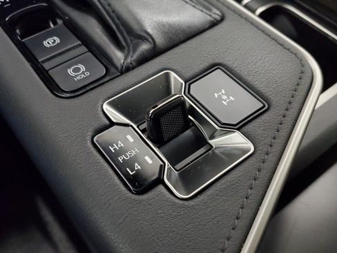 Used 2024 Lexus GX 550 w/ Accessory Package (Z1) AWD/4WD image 35