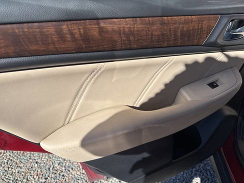 Used 2018 Subaru Outback 2.5i Limited image 13