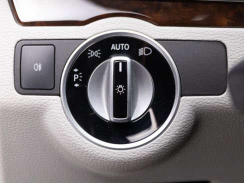 Used 2013 Mercedes-Benz E 350 4MATIC Coupe image 59