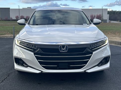Used 2022 Honda Accord Touring image 3