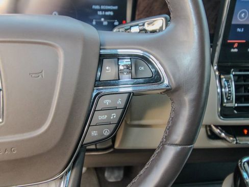 Used 2022 Lincoln Navigator 4WD image 21