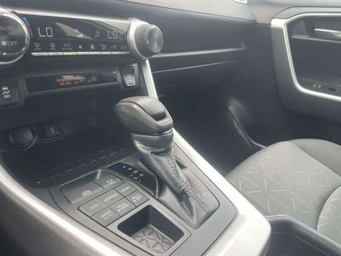 Certified 2021 Toyota RAV4 XLE AWD/4WD image 33