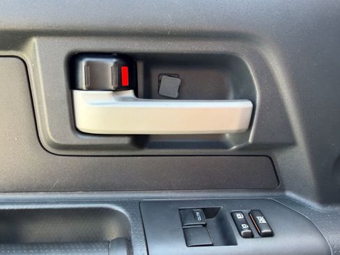 Used 2014 Toyota FJ Cruiser 4WD w/ Convenience Package image 15