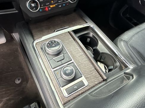 Used 2020 Ford Expedition Max Limited image 18
