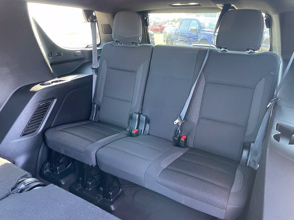 Used 2024 GMC Yukon SLE AWD/4WD image 9