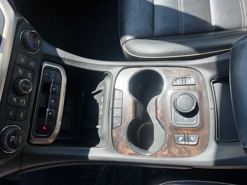 Used 2020 GMC Acadia Denali AWD/4WD image 26