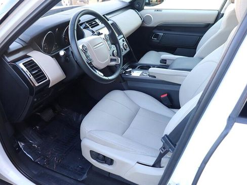 Used 2018 Land Rover Discovery SE image 10