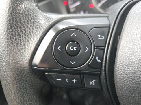 Used 2021 Toyota Corolla LE image 3