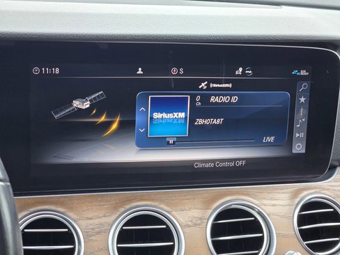 Used 2020 Mercedes-Benz E 350 4MATIC Sedan image 19