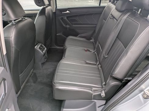 Used 2022 Volkswagen Tiguan SE FWD image 17