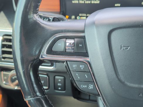 Used 2019 Lincoln Navigator L Reserve AWD/4WD image 14
