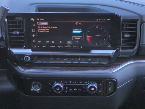 Used 2024 GMC Sierra 1500 SLE image 18