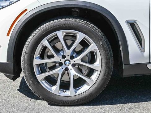 Used 2022 BMW X5 xDrive40i w/ Premium Package image 12