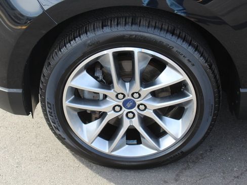 Used 2017 Ford Edge Titanium w/ Equipment Group 301A AWD/4WD image 26