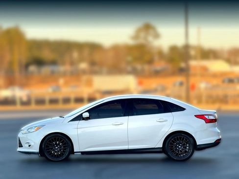 Used 2012 Ford Focus SEL image 8