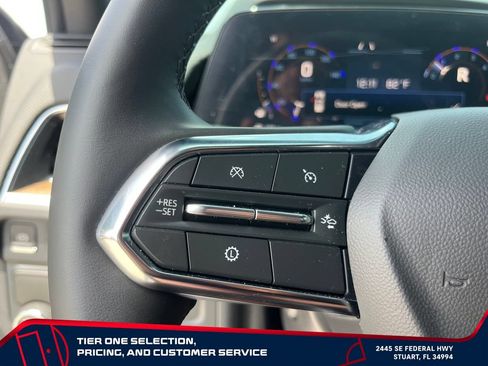 Used 2026 Chevrolet Suburban High Country RWD image 27