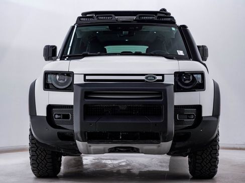 Used 2024 Land Rover Defender 110 S image 6