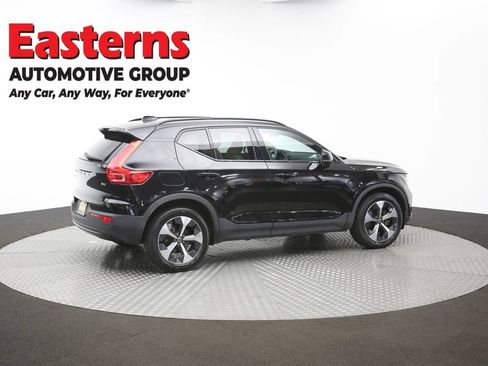 Used 2023 Volvo XC40 B4 Ultimate FWD image 37