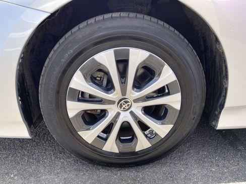Used 2020 Toyota Prius Prime LE FWD image 19