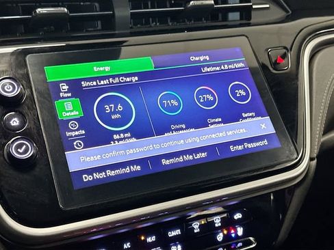 Used 2022 Chevrolet Bolt EUV LT w/ Convenience Package image 14